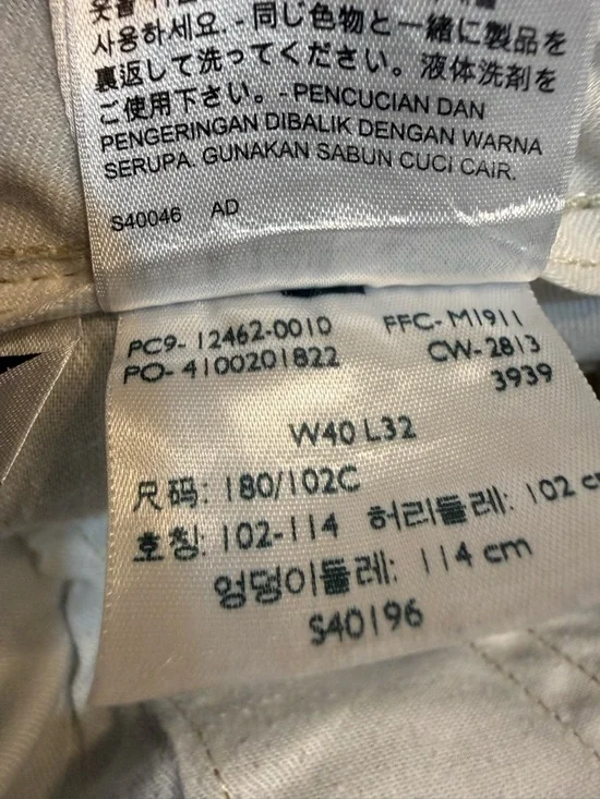 Levi's Khaki Cargo Pants 40 x 32 Multi-Pocket Design Levi's Cargo Pants - Picture 4 of 7